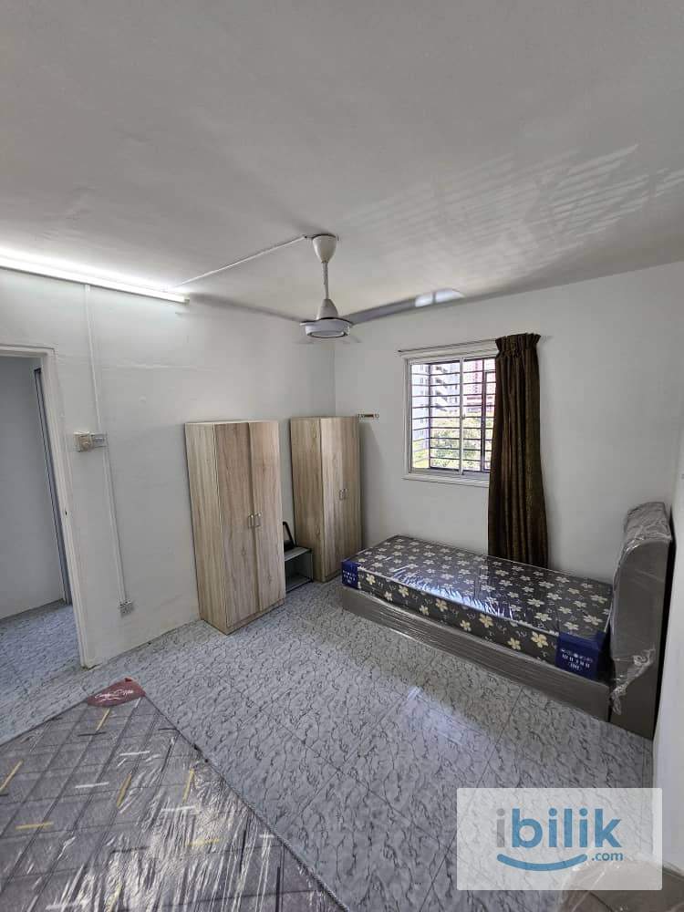 Sharing Room - Image 1