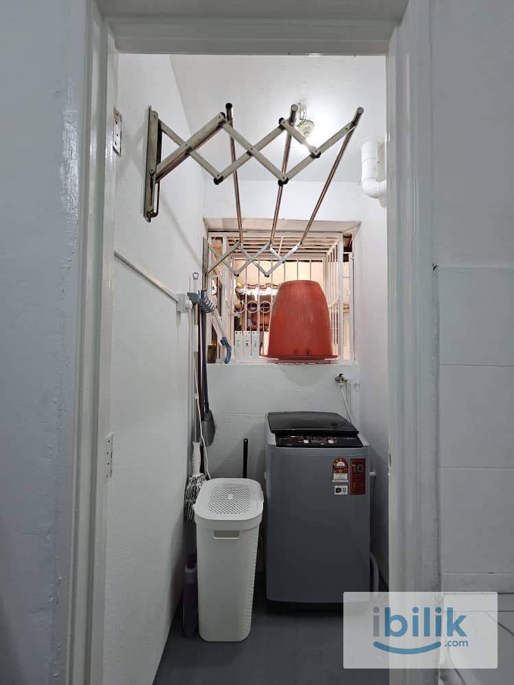 Sharing Room - Image 5