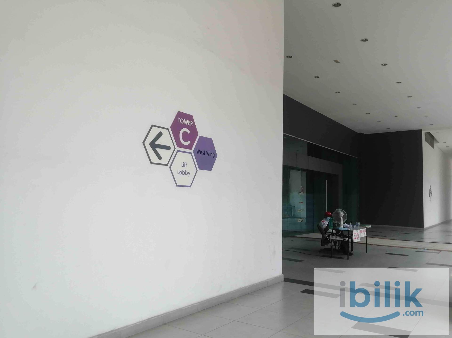 Single room for rent at 3 Element Bandar Putra Permai, Seri Kembangan MALAYSIAN MALE - Image 1