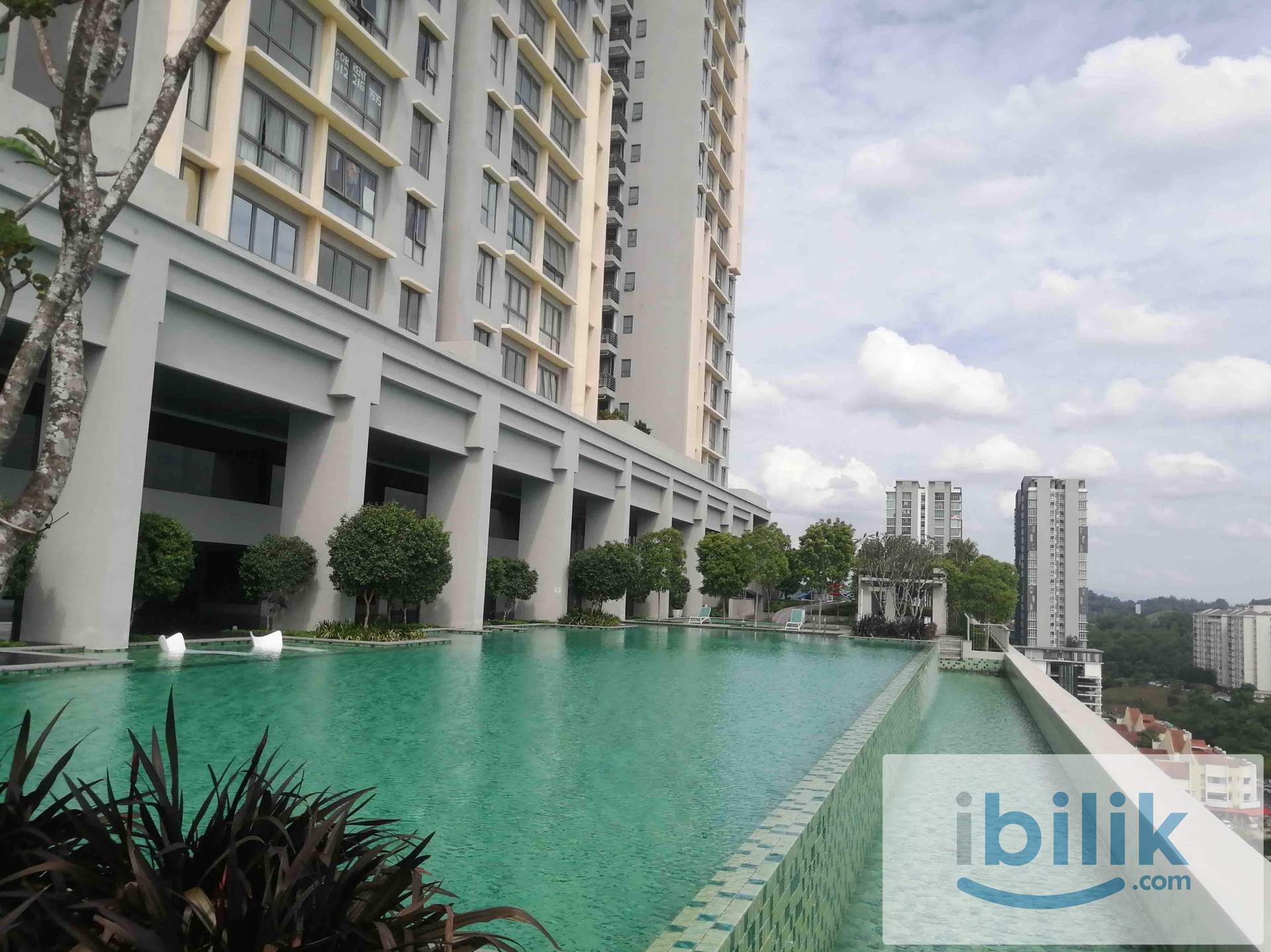 Middle room for rent at Sfera Residency near giant hypermarket Seri Kembangan - Image 3