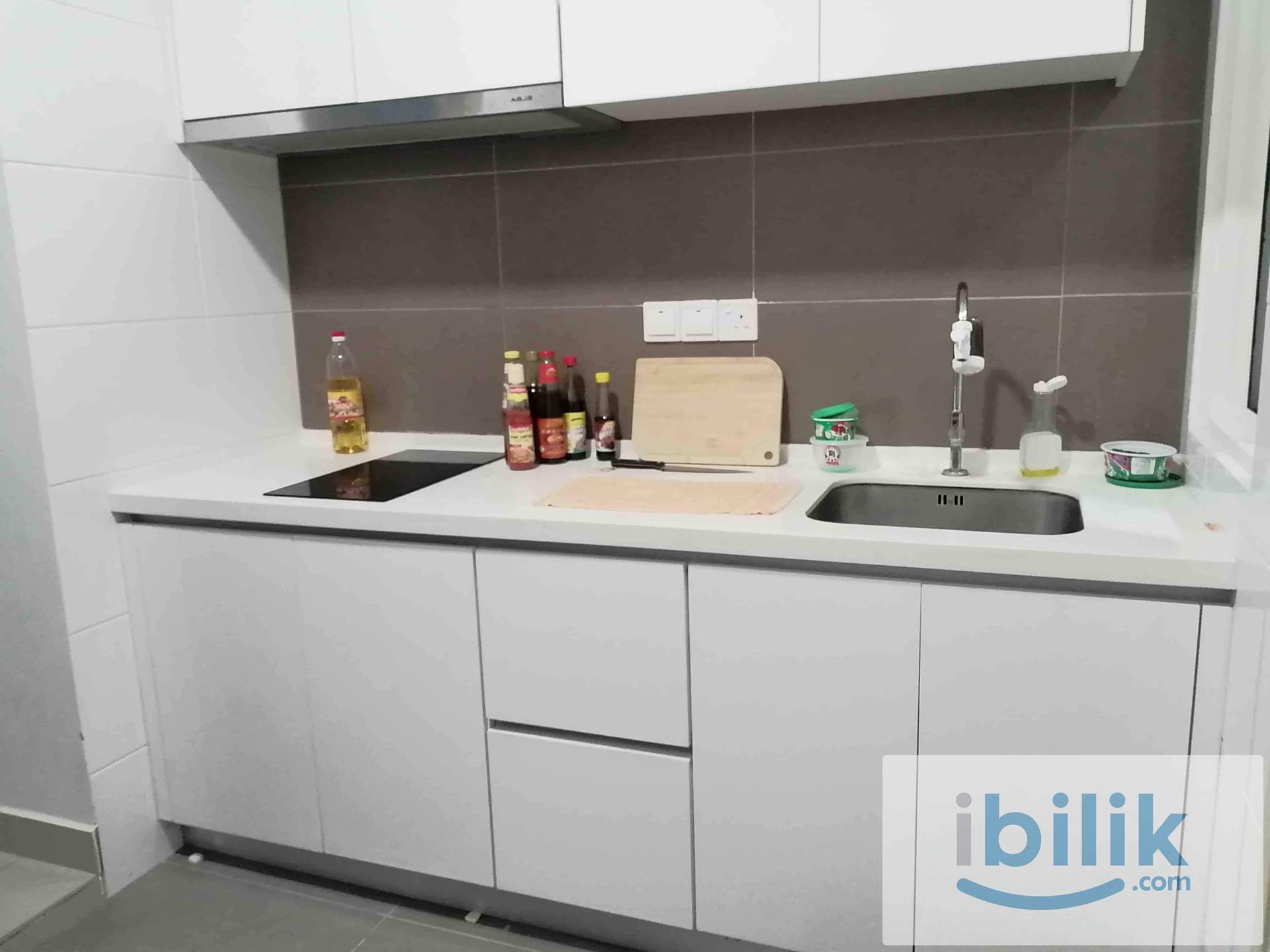 Small room MALE for rent 3 Element Bndr Putra Permai, Seri Kembangan - Image 3