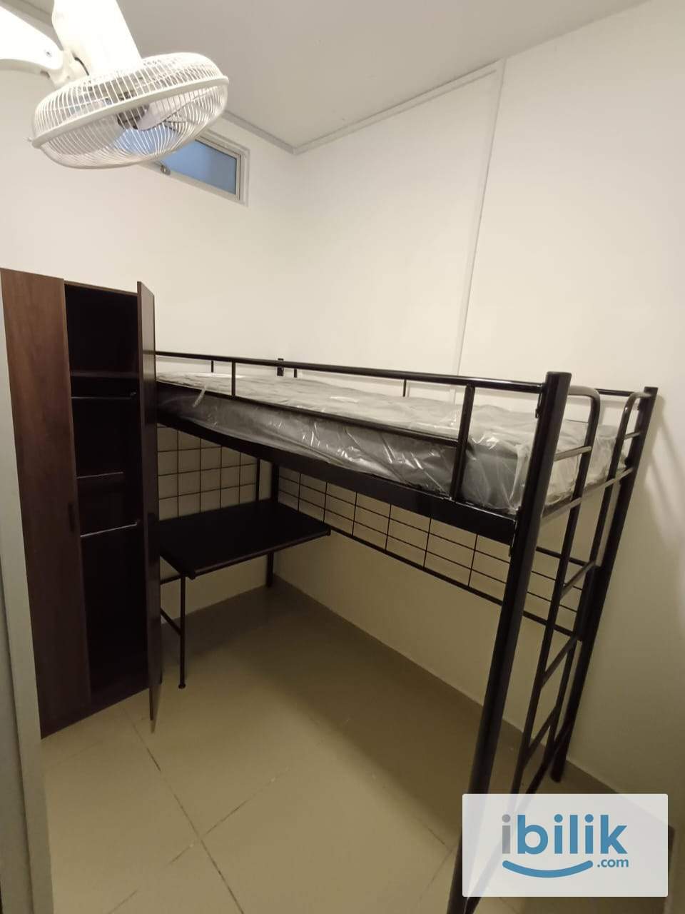 Malaysian MALE room rental NOW single room 3 Element Bandar Putra Permai - NSK Trade City Seri Kembangan - Image 1