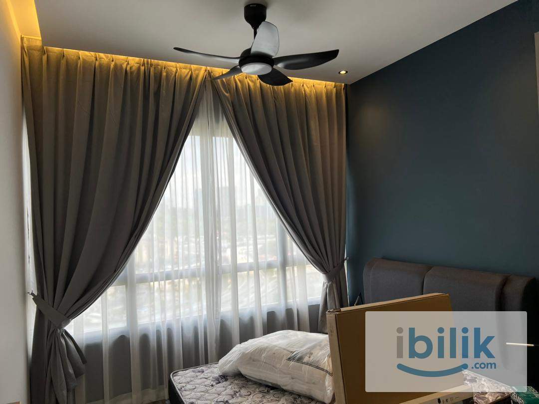 Master bedroom with Private bathroom  - Image 4