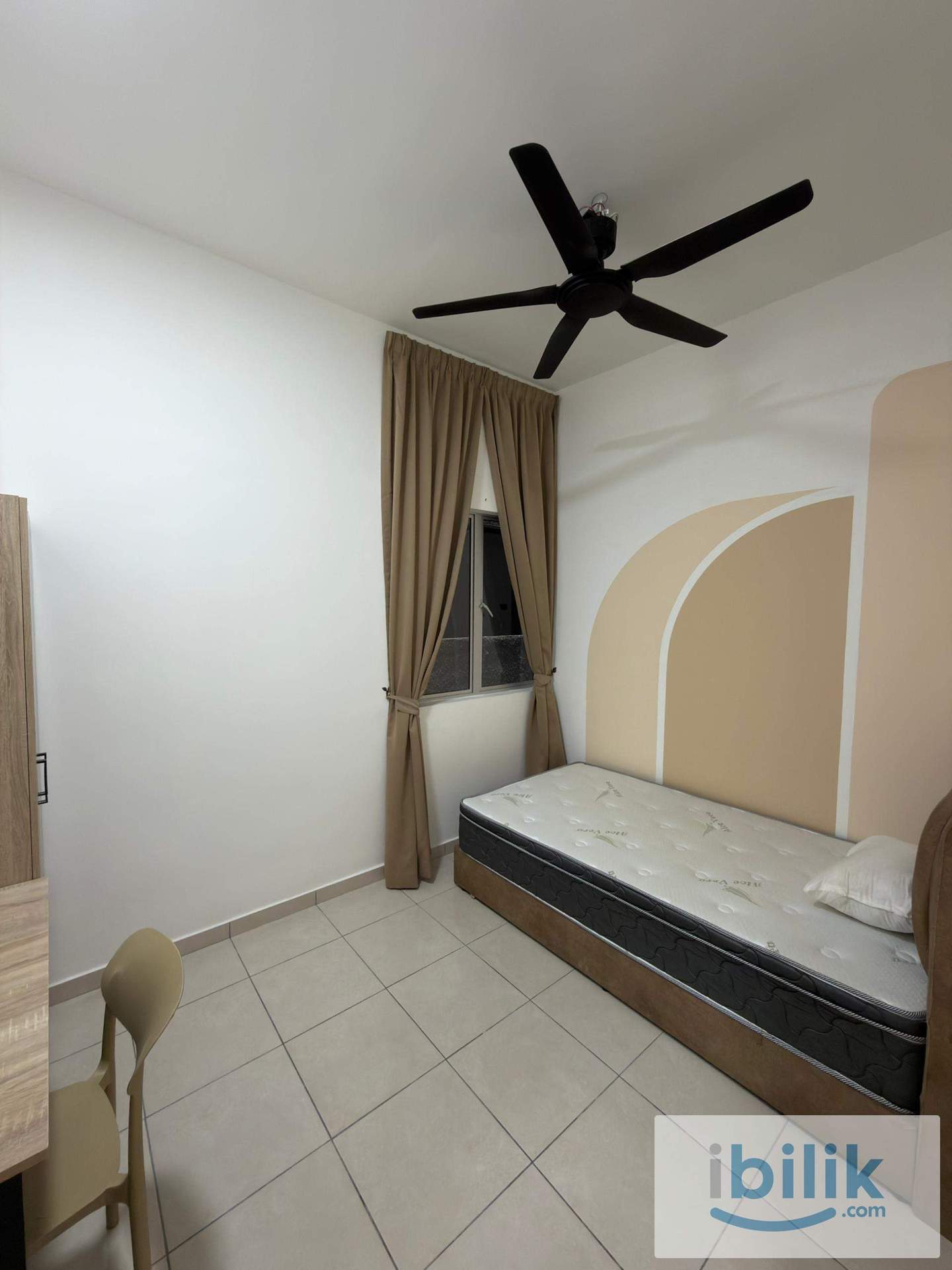 Small Medium Room for Male - Image 1
