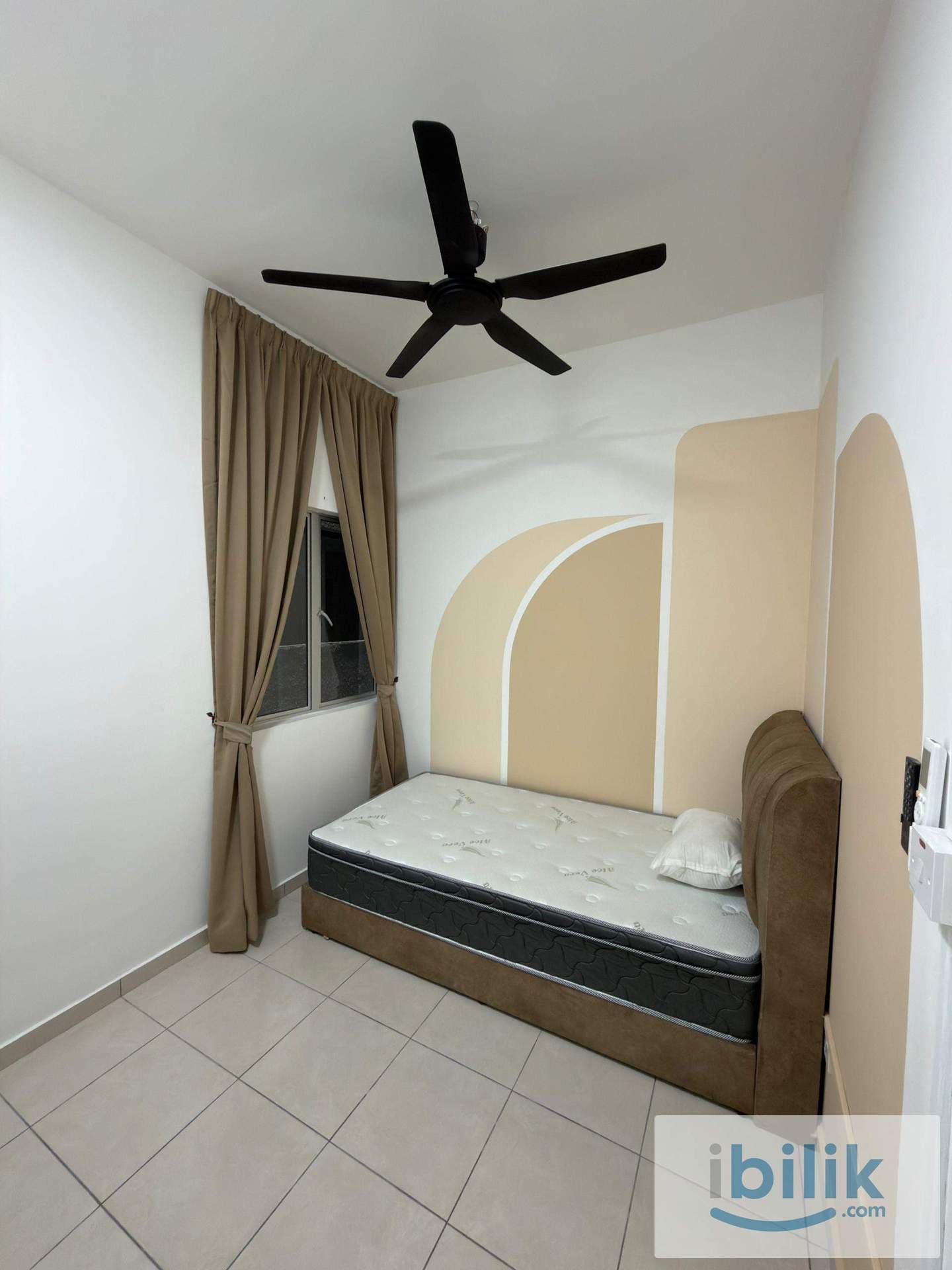 Small Medium Room for Male - Image 3