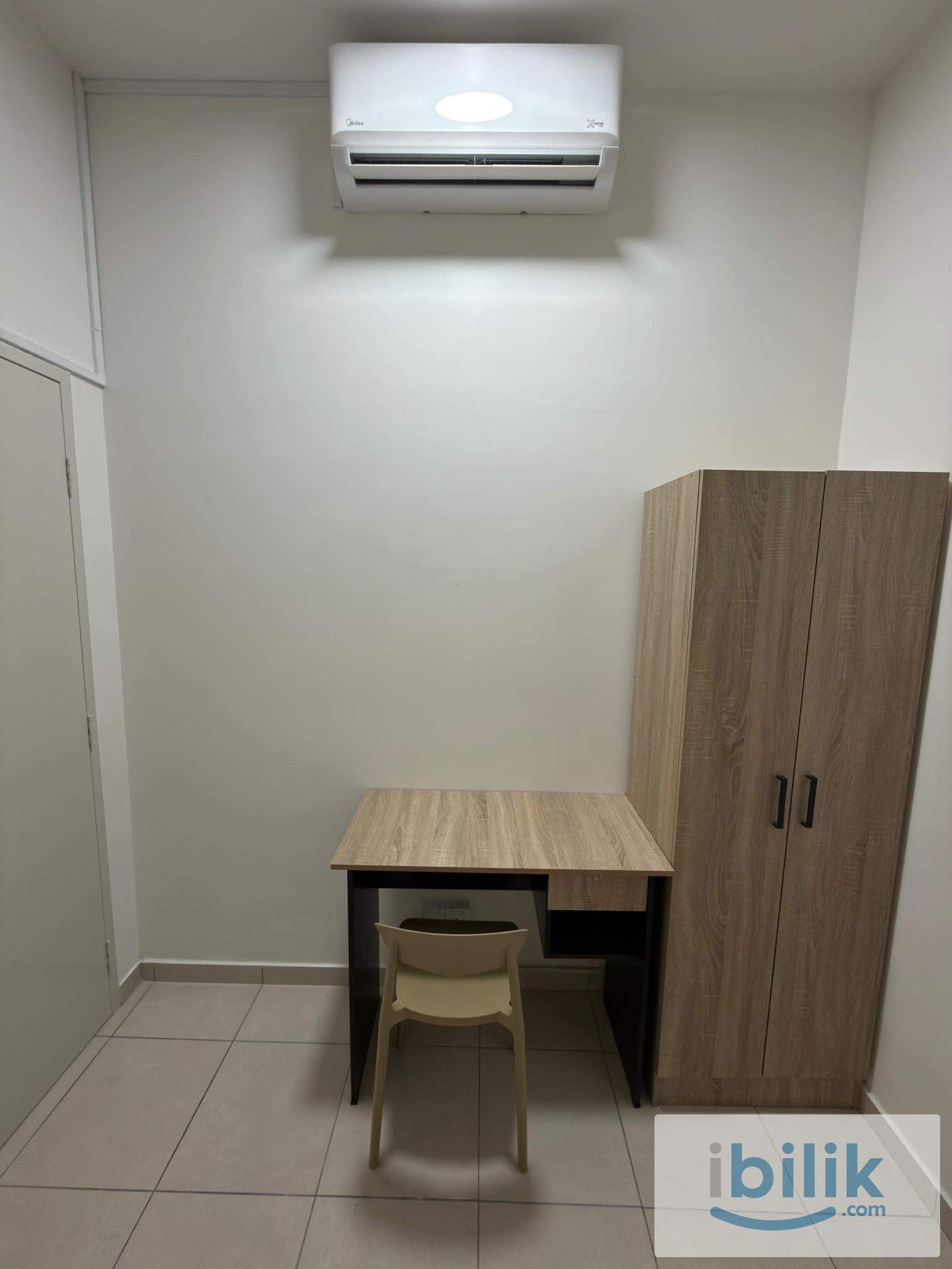 Small Medium Room for Male - Image 4