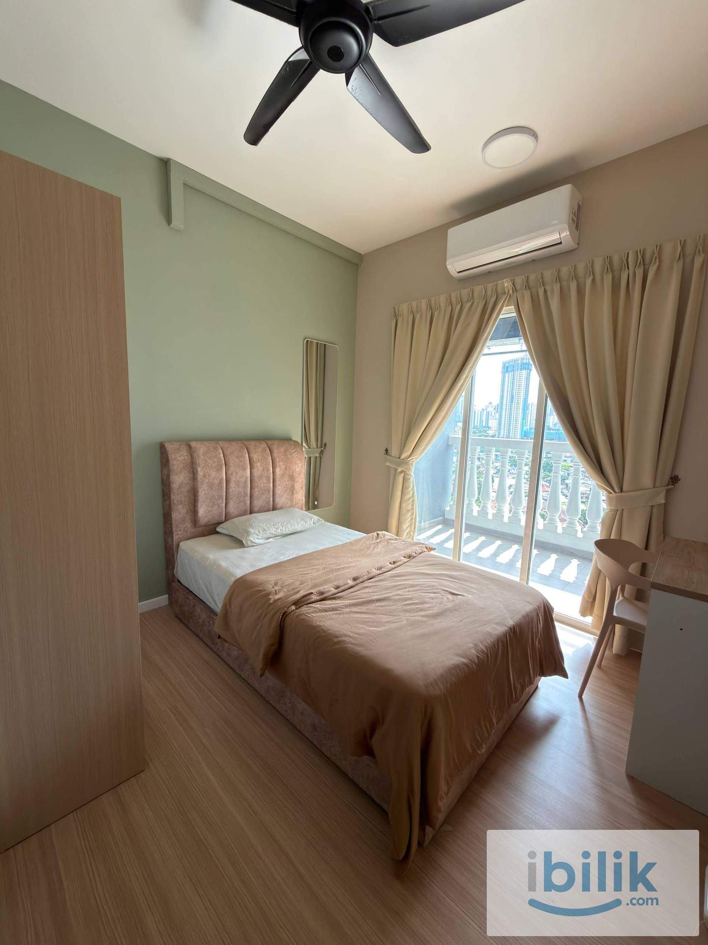 Small Medium Room with Balcony for Female  - Image 1