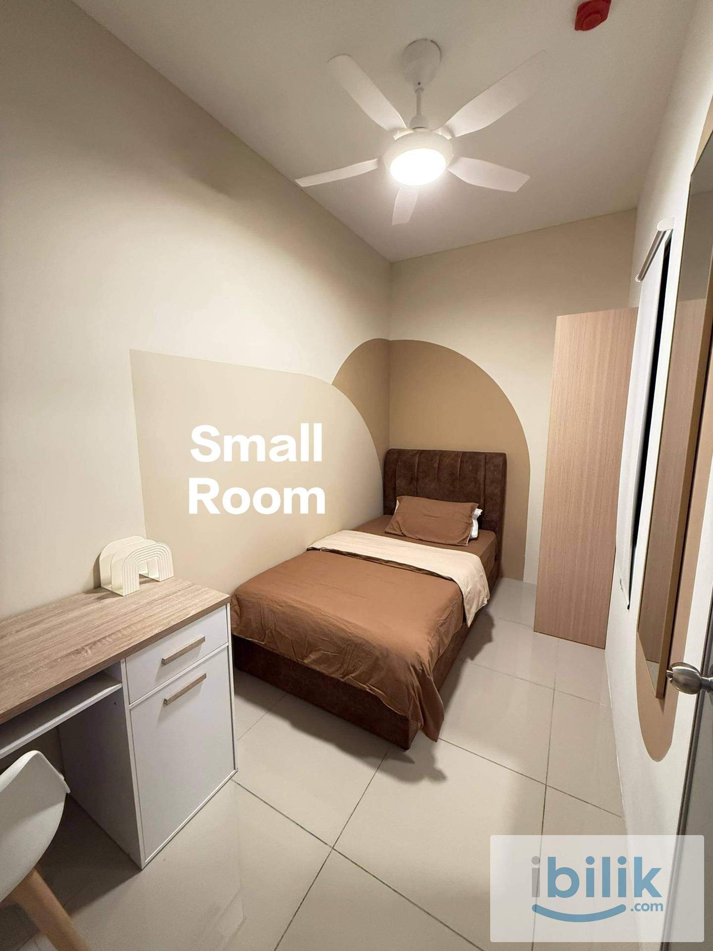 Small Room - Image 1