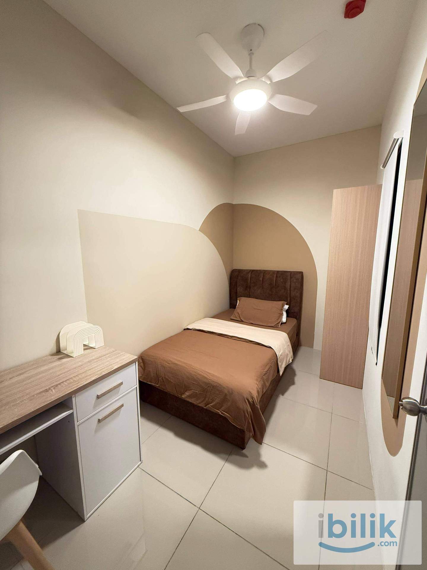 Small Room - Image 2