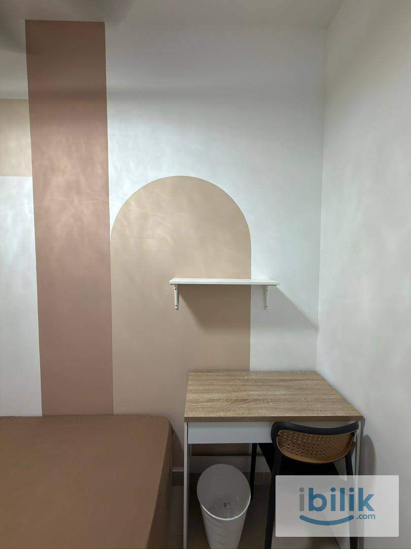 Small Room for Female - Image 2