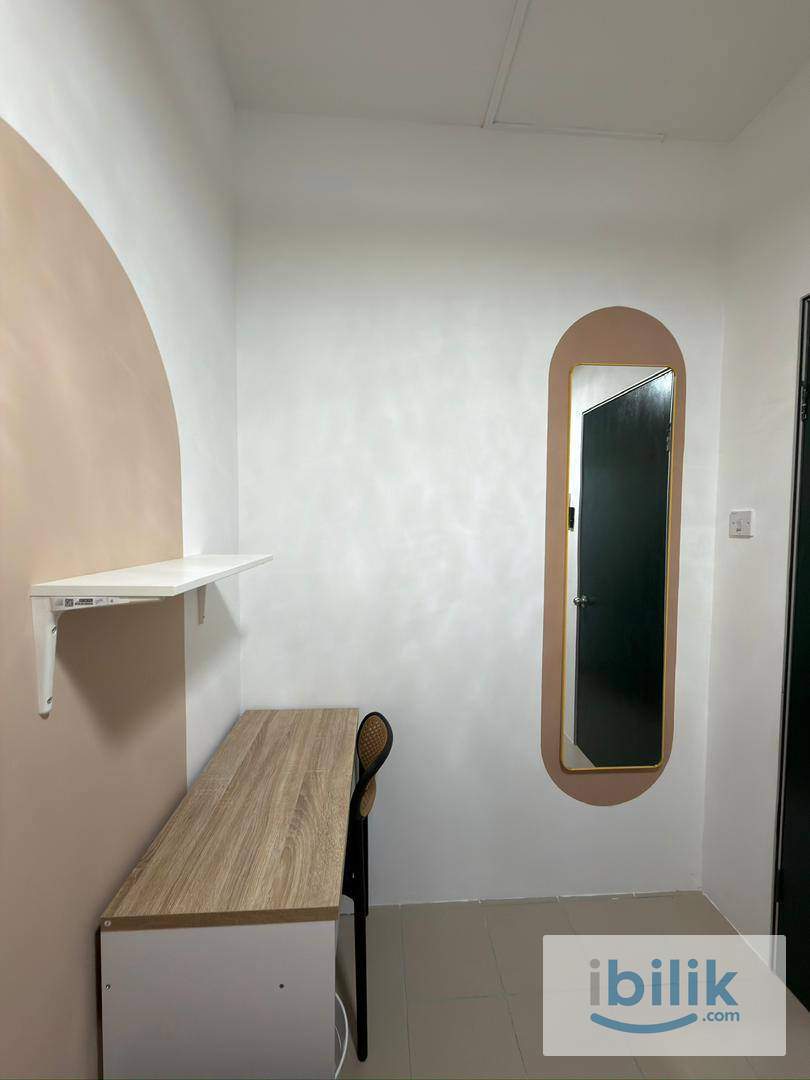 Small Room for Female - Image 4