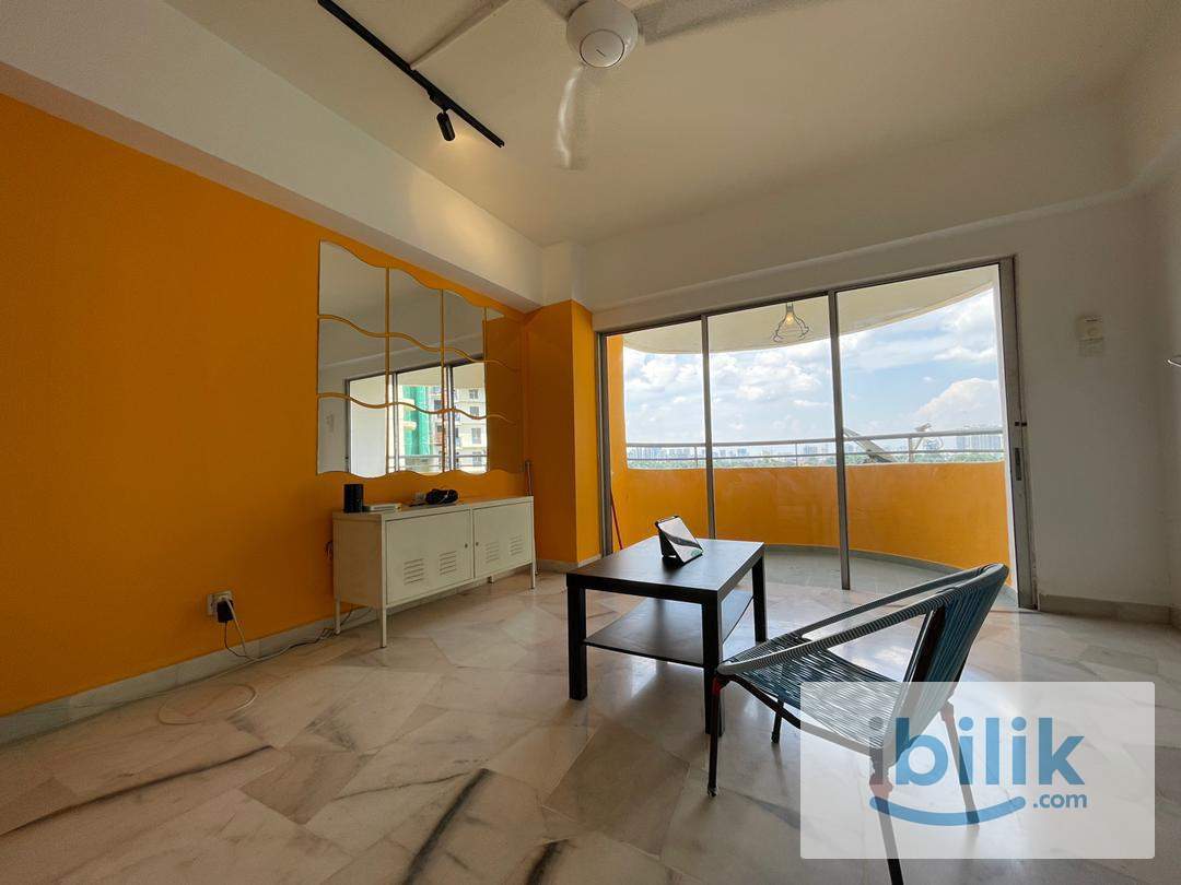 Middle Room - Image 6