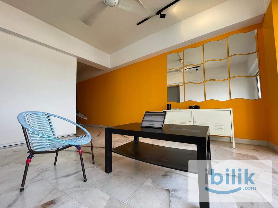 Middle Room - Image 7