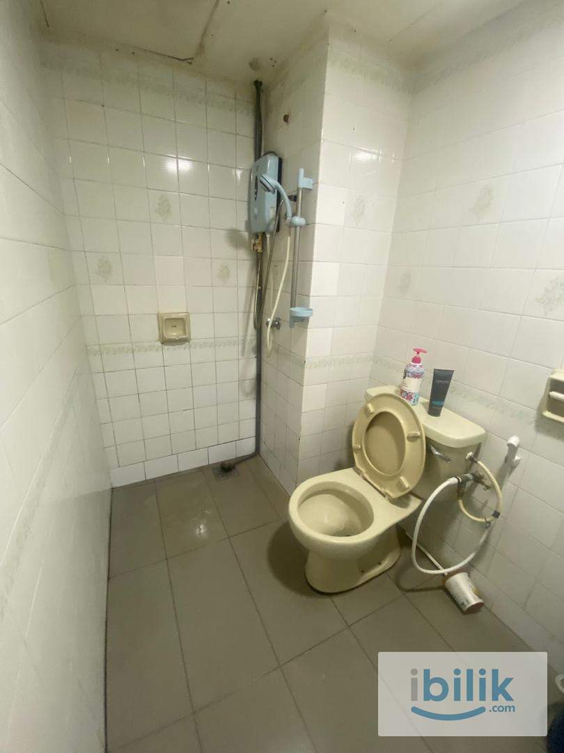 Middle Room - Image 10