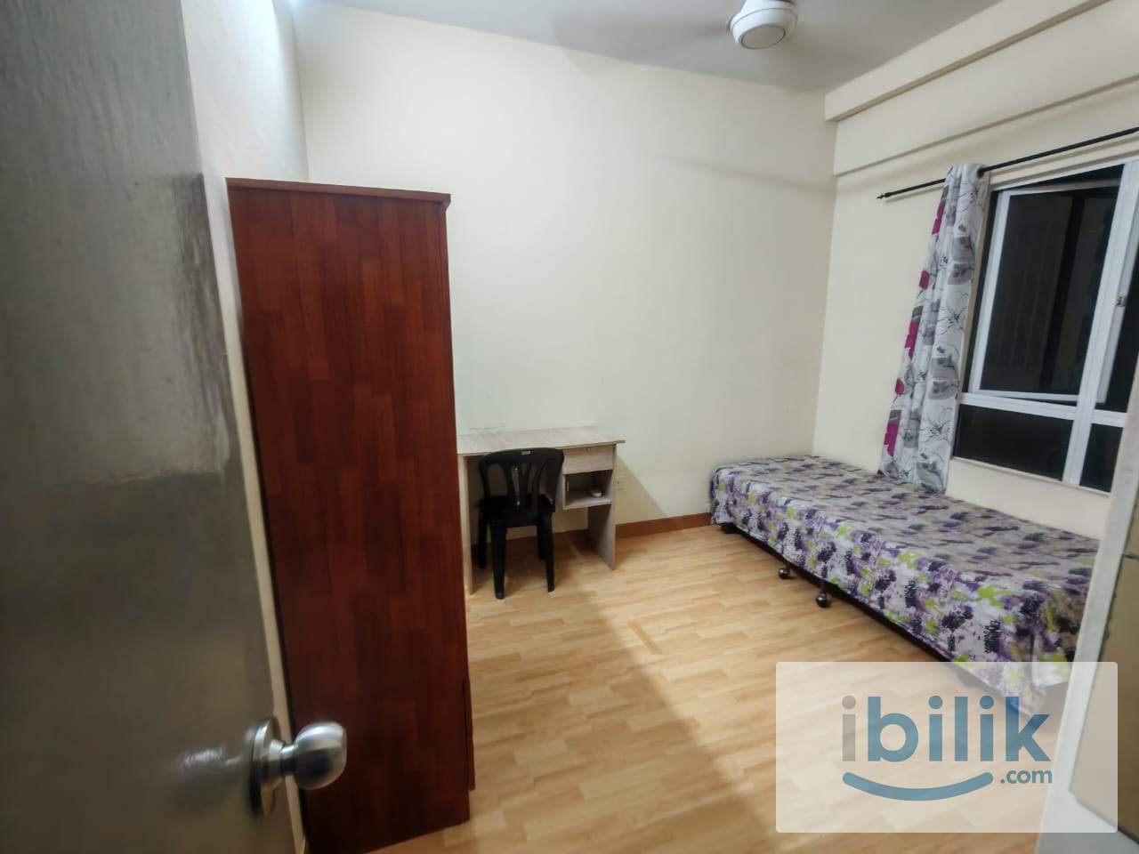 Middle Room for rent  - Image 1