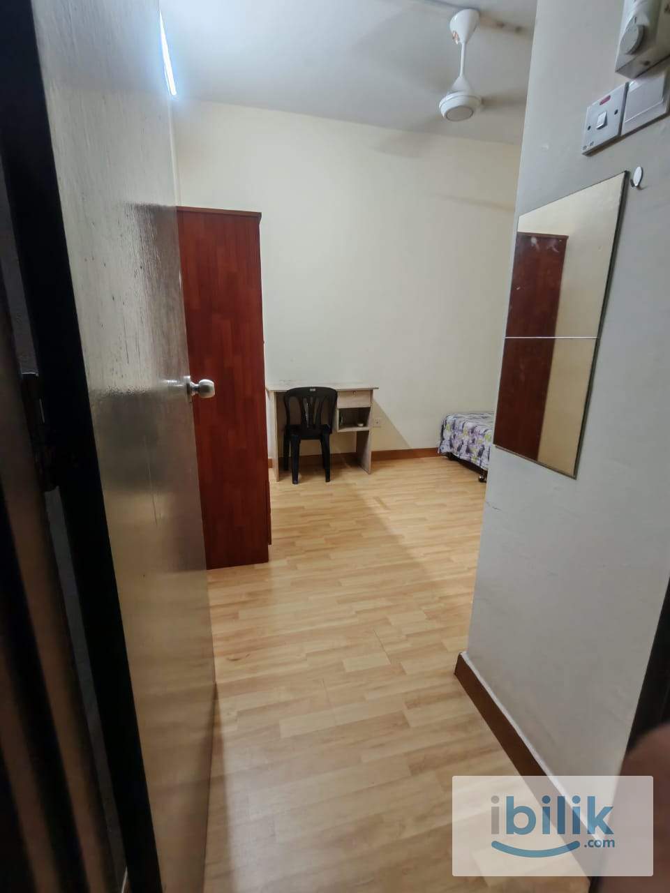 Middle Room for rent  - Image 2