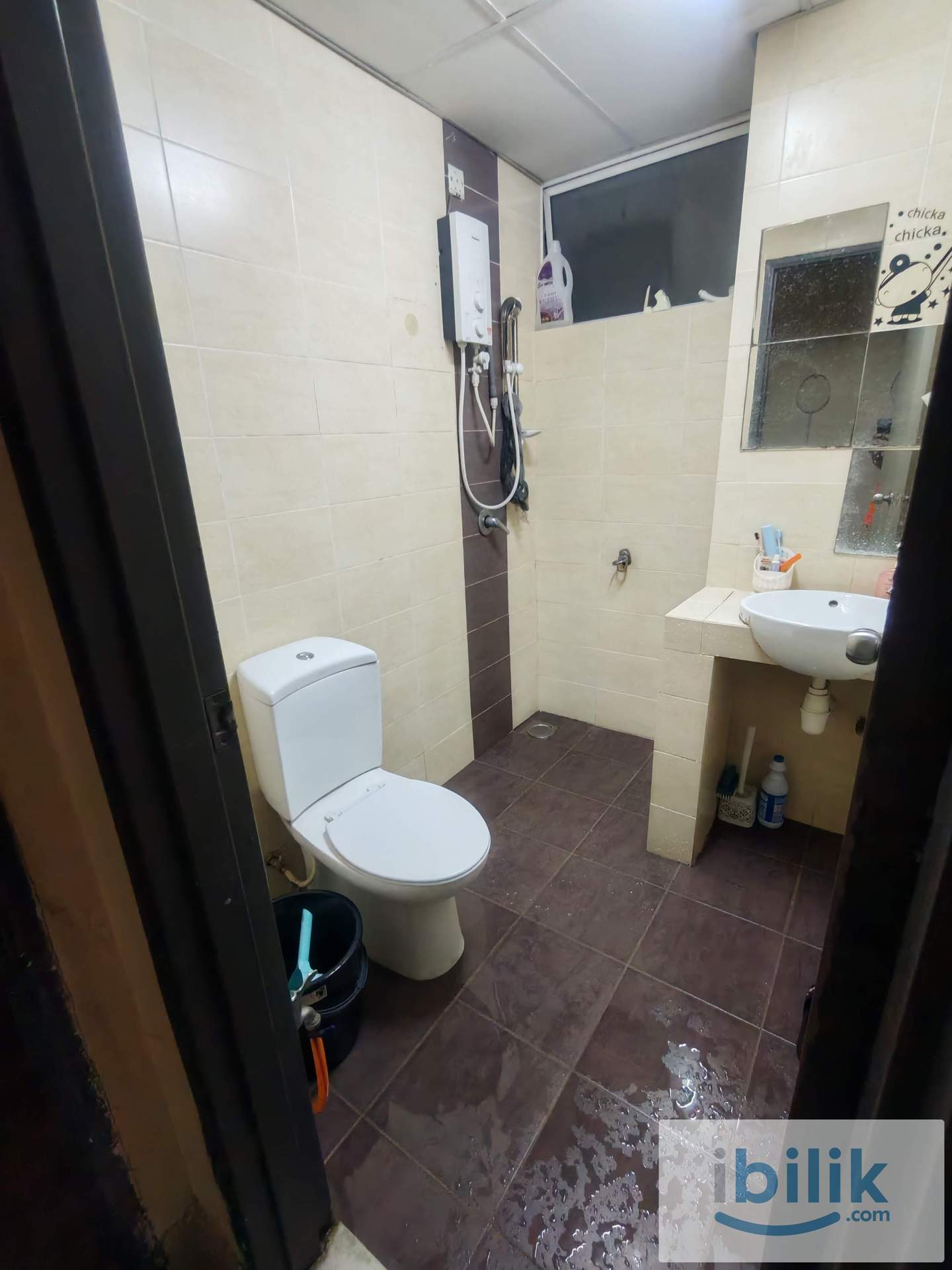 Middle Room for rent  - Image 5