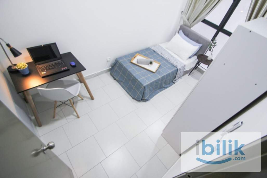 🔥Single Room + Window + Aircond @ Astetica | Seri Kembangan | Near KTM Serdang - Image 1