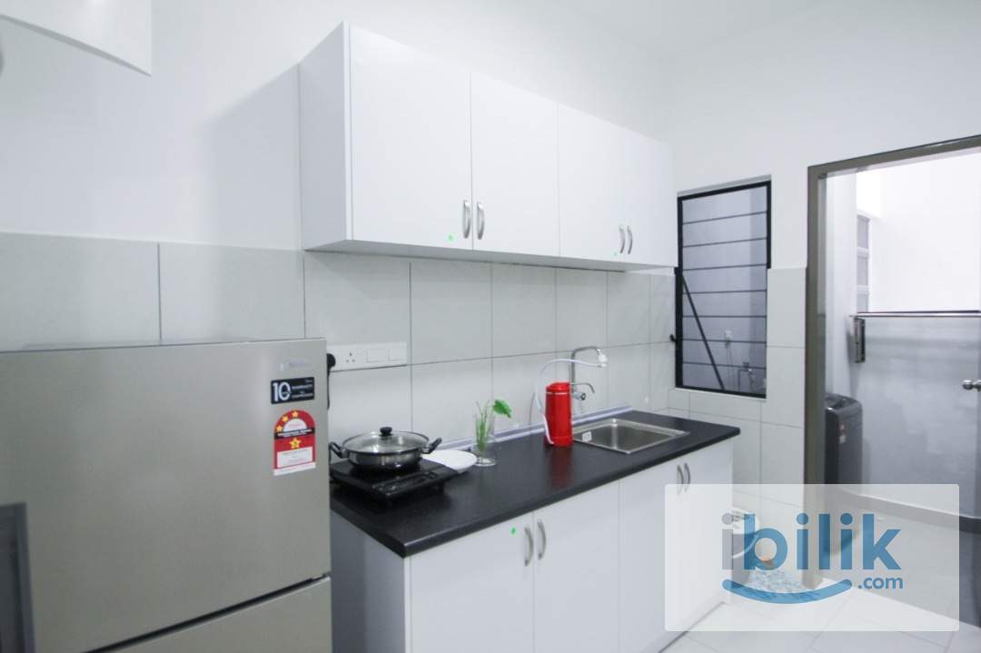 🔥Master Room + Aircond + Bathroom @ Astetica |  Seri Kembangan | Private Bathroom | Near KTM - Image 2