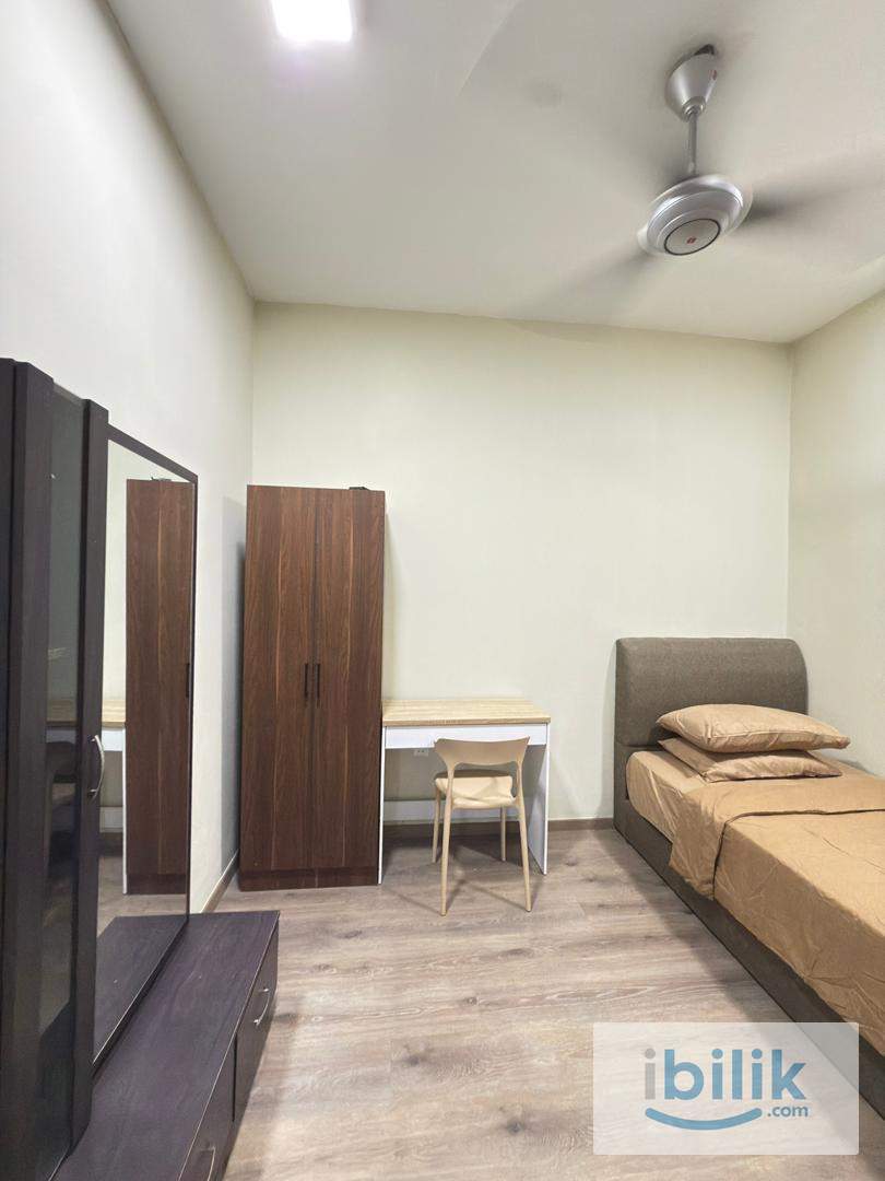 ARMANEE CONDOMINIUM, PETALING JAYA MALE ROOM - Image 4