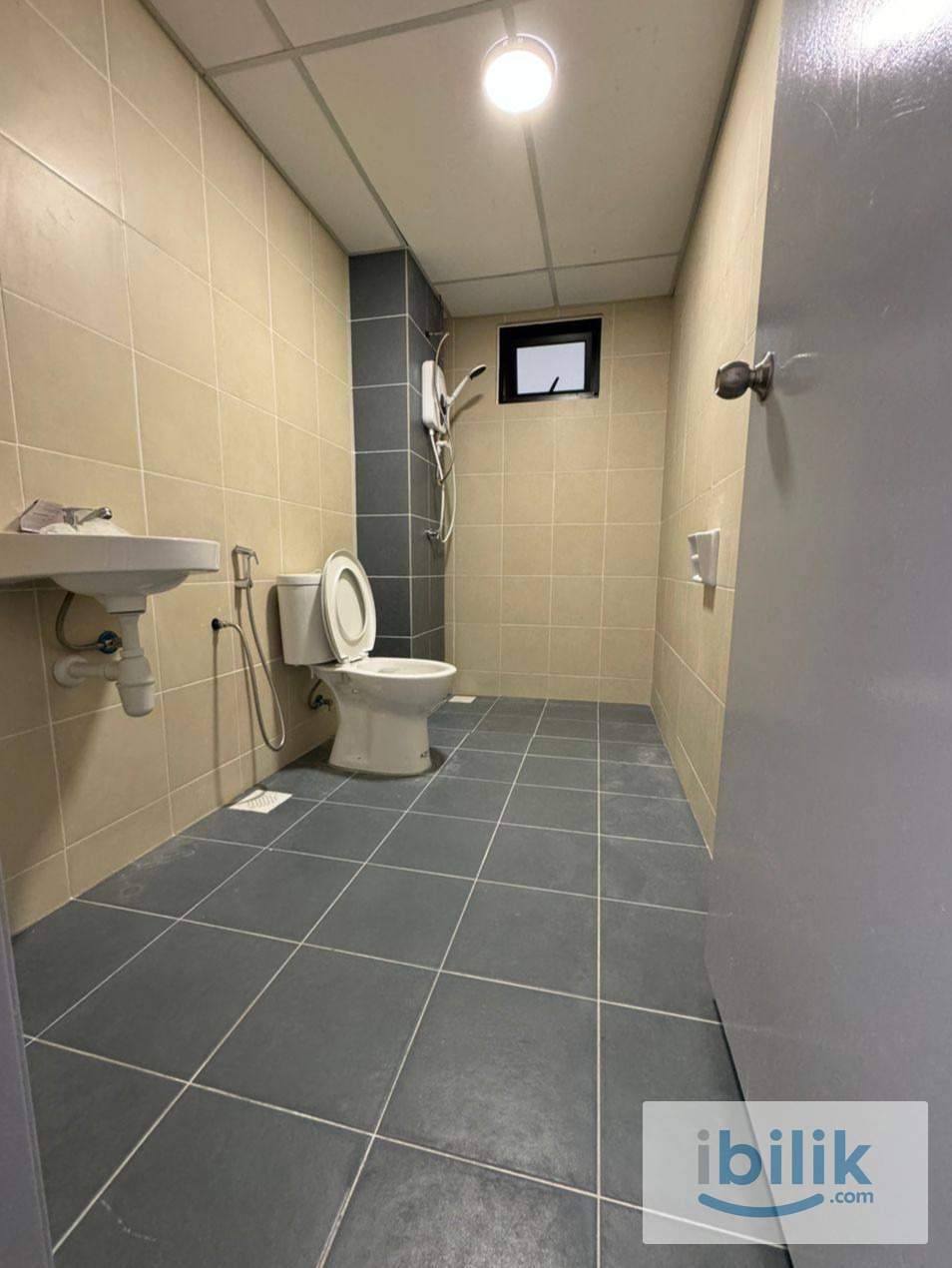 Studio Unit - Image 1
