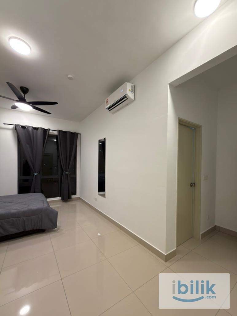 R1 Master Room @ Residensi Topaz Kajang - Image 2