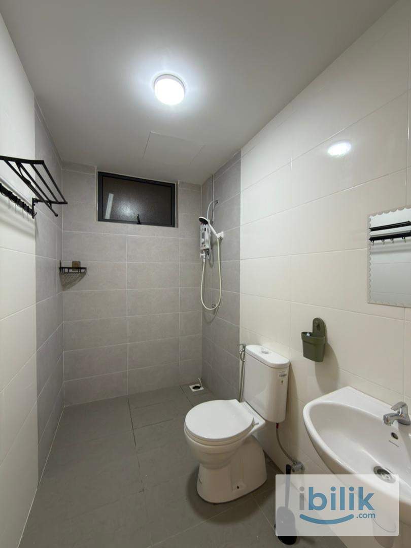 R1 Master Room @ Residensi Topaz Kajang - Image 4