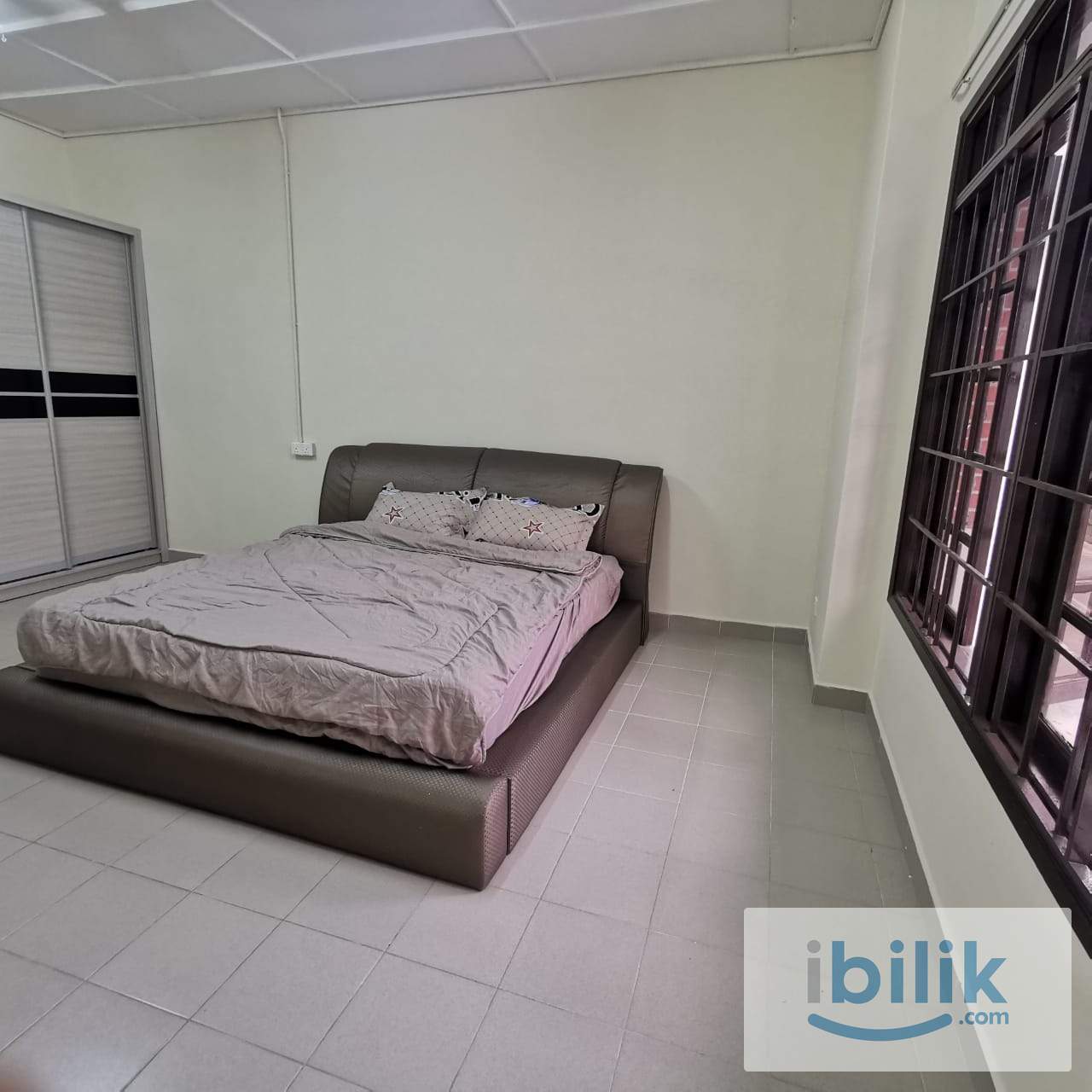 Taman Megah / SEA Master Bedroom ~ Free WIFI and Parking - Image 4