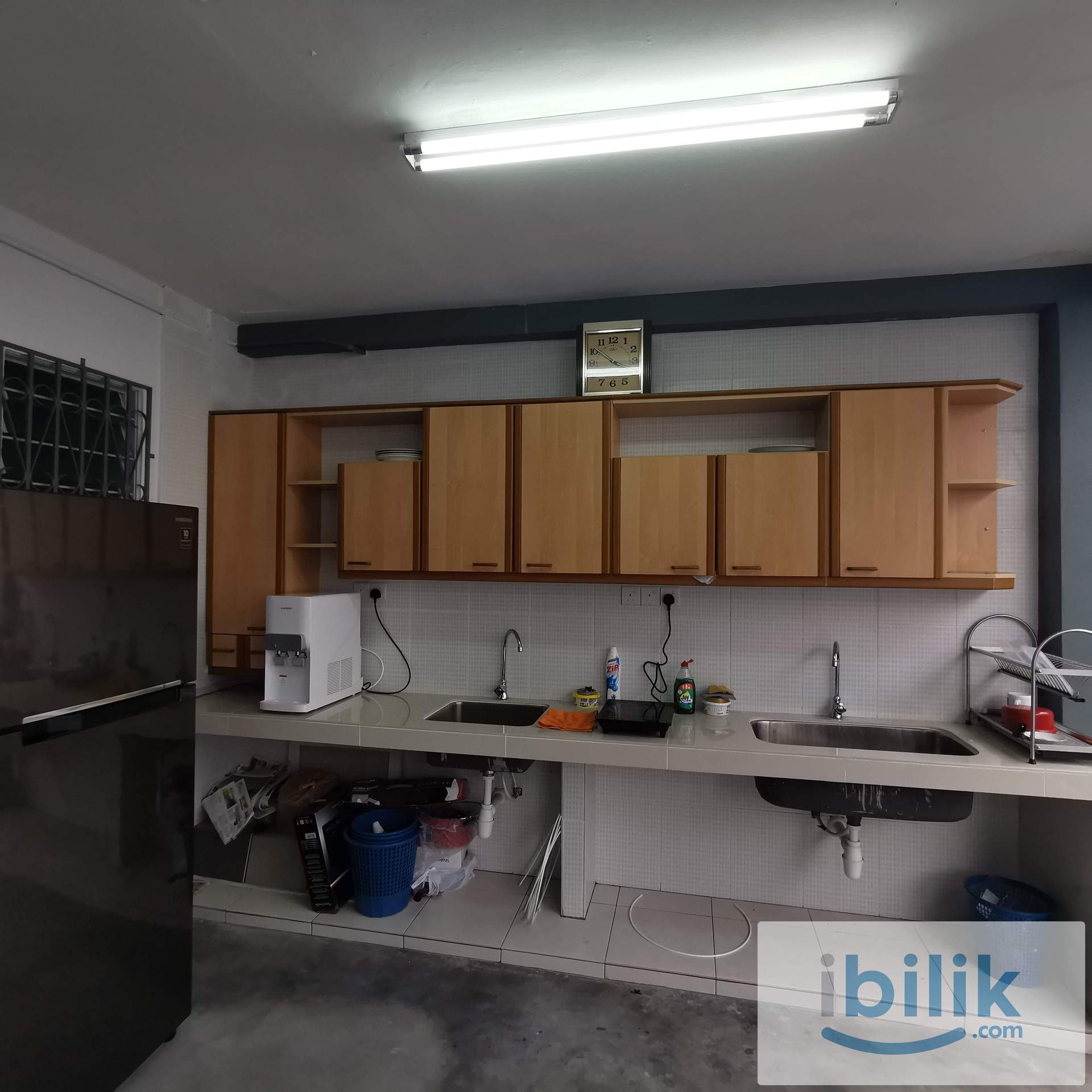 TAman Desa - Middle Room, Attached Bathroom, Free WIFI, Free Carpark, Free Cleaning - Image 4