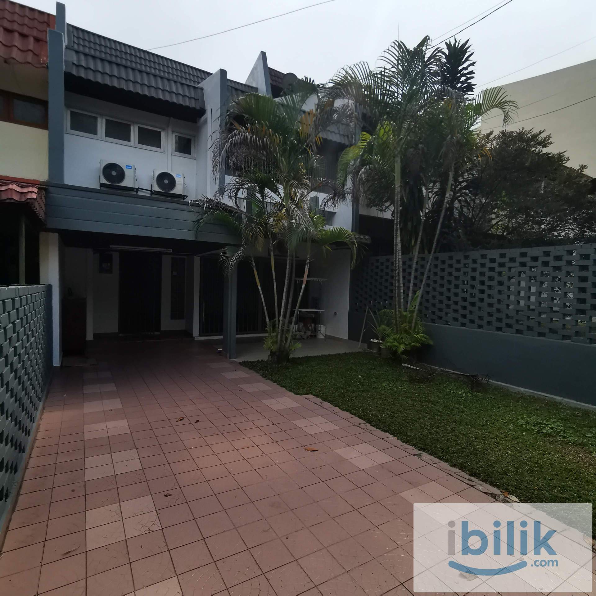 TAman Desa - Middle Room, Attached Bathroom, Free WIFI, Free Carpark, Free Cleaning - Image 2
