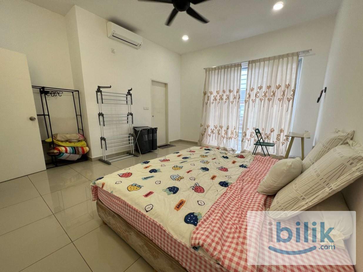 Master Room Tiara Sendayan Bandar Enstek Gadong Male Master Room - Image 1