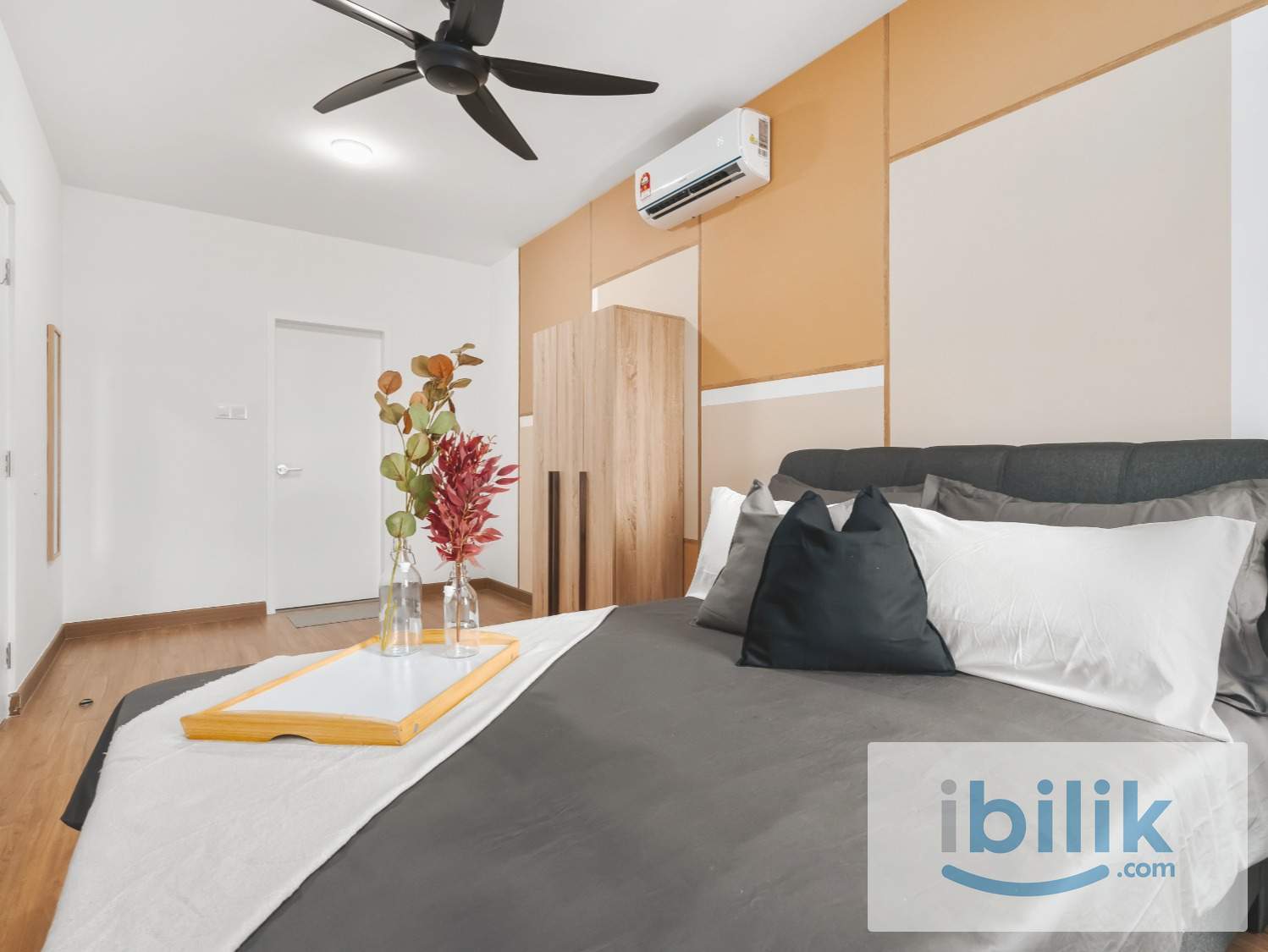 ARATRE RESIDENCES near LRT Ara Damansara All Inclusive Master Room with Aircon - Image 3