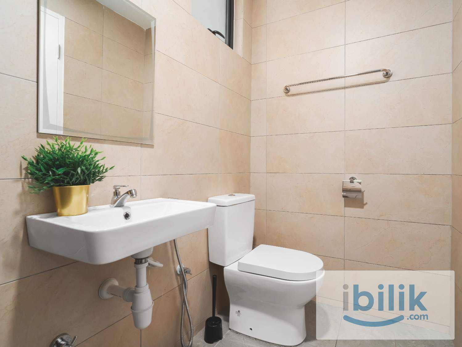 ARATRE RESIDENCES near LRT Ara Damansara All Inclusive Master Room with Aircon - Image 4