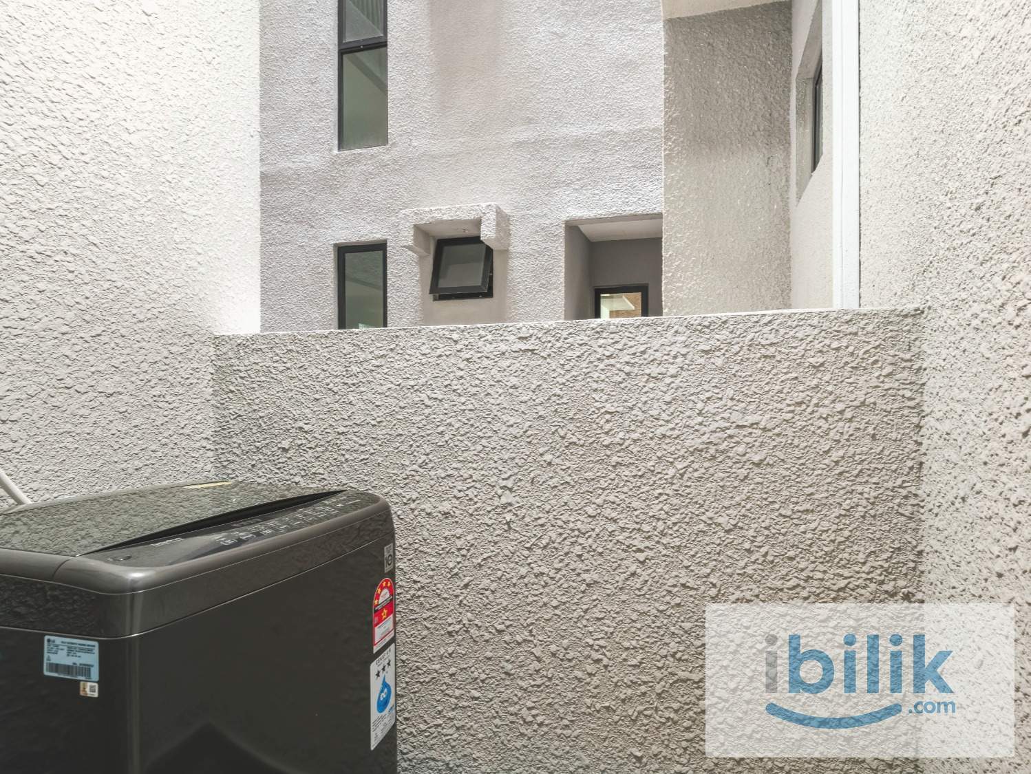 ARATRE RESIDENCES near LRT Ara Damansara All Inclusive Master Room with Aircon - Image 8