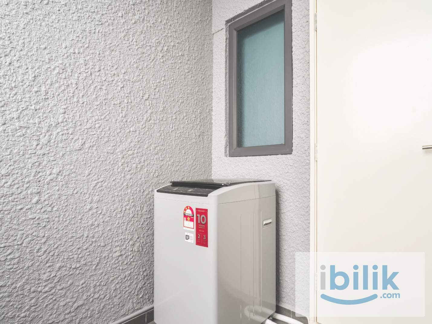 META RESIDENCE near MRT Seri Kembangan All Inclusive Private Room with Aircon - Image 4