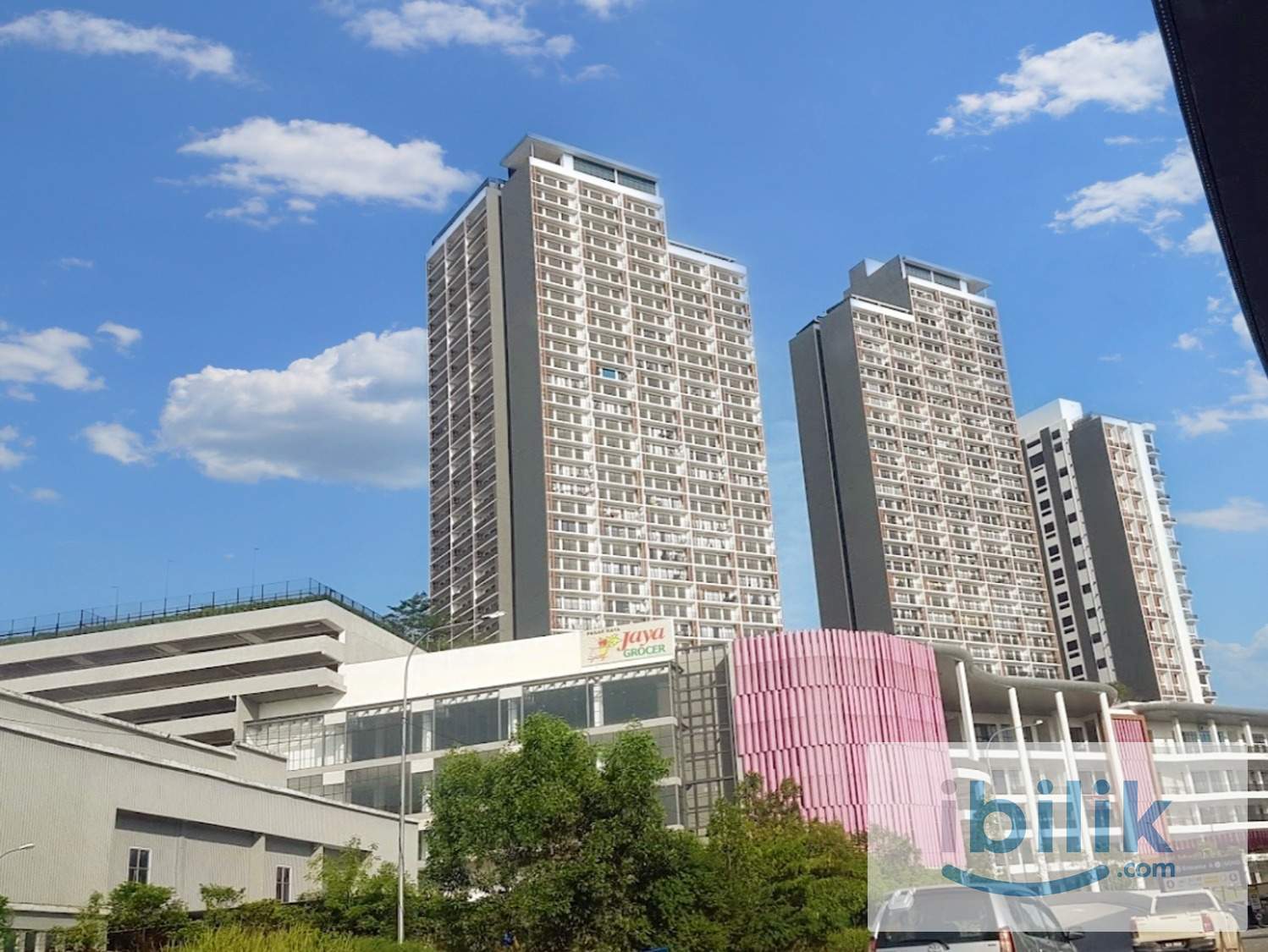 EMPORIS near MRT Kota Damansara All Inclusive Private Room with Aircon - Image 8