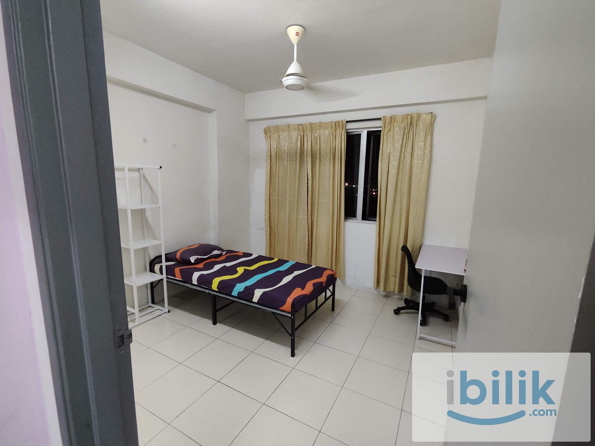 Master Room | Male | Suria 1 Batu Kawan | Fully Furnished | WiFi - Image 1