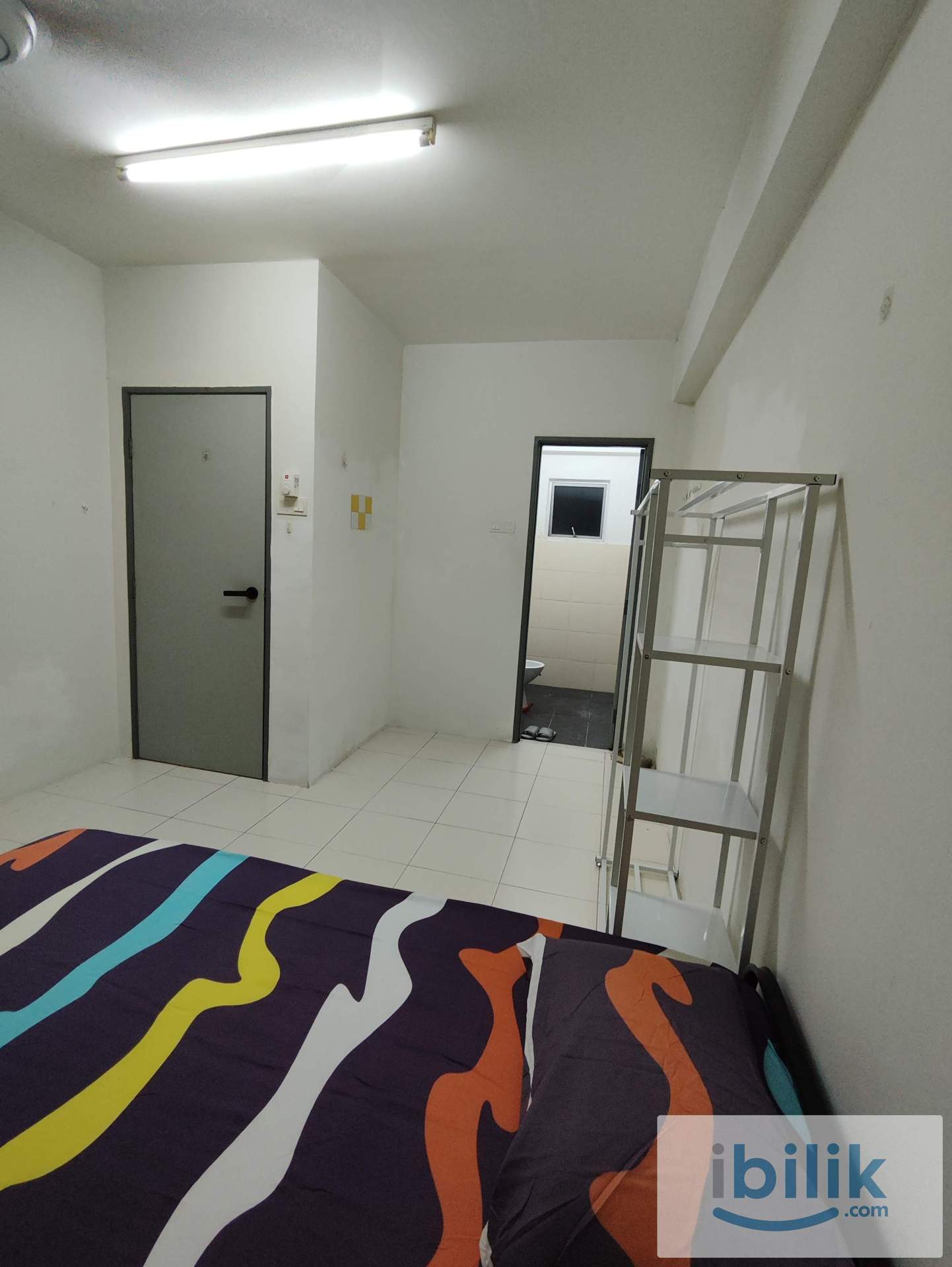 Master Room | Male | Suria 1 Batu Kawan | Fully Furnished | WiFi - Image 3