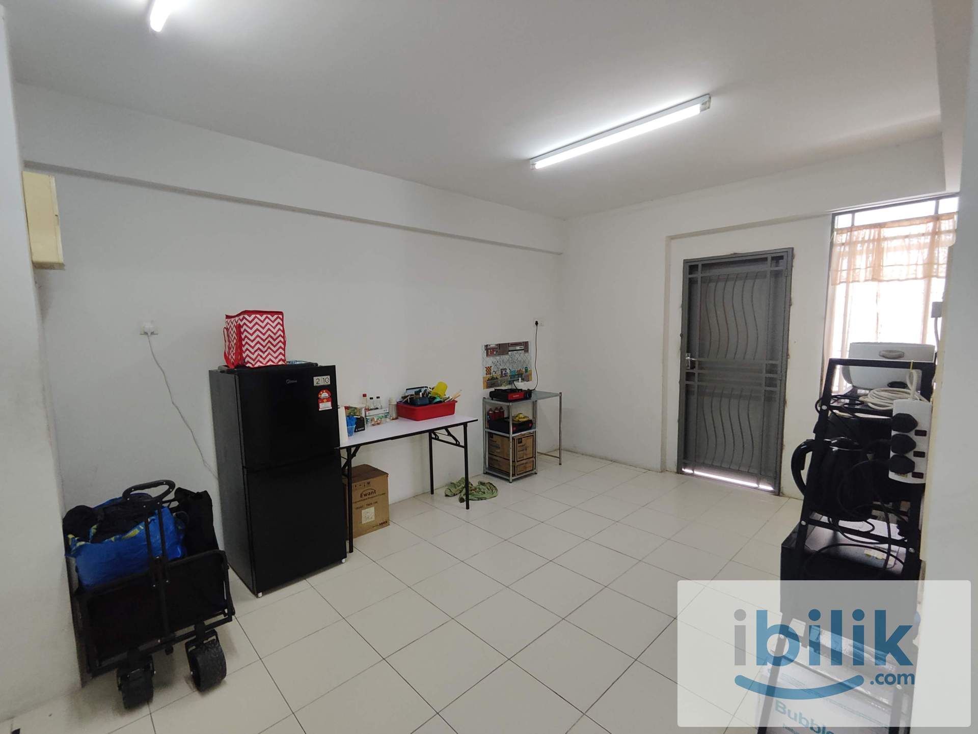 Master Room | Male | Suria 1 Batu Kawan | Fully Furnished | WiFi - Image 6