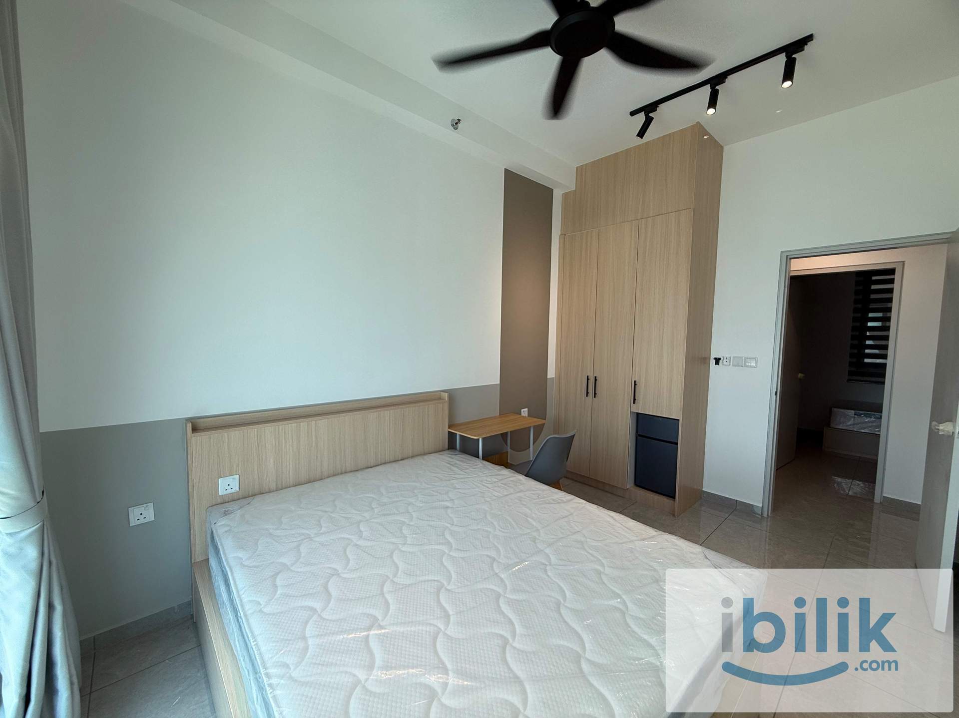 FEMALE UNIT NEWLY RENOVATED Middle Room @ Savana Residence, Batu Kawan - Image 2