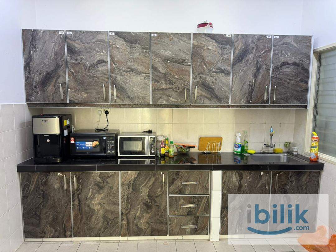 Fully furnished room/ Wifi/ Cleaning include - Image 7