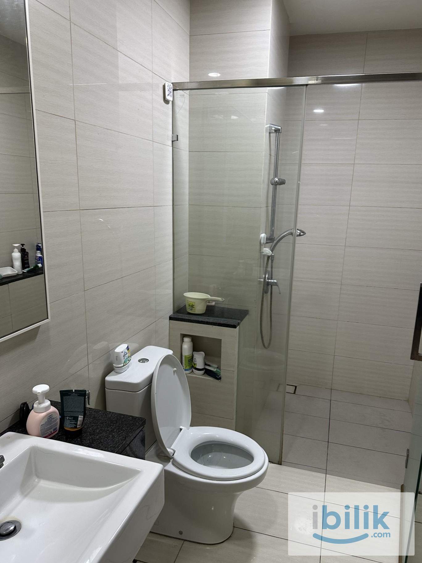 Middle Room - Image 3