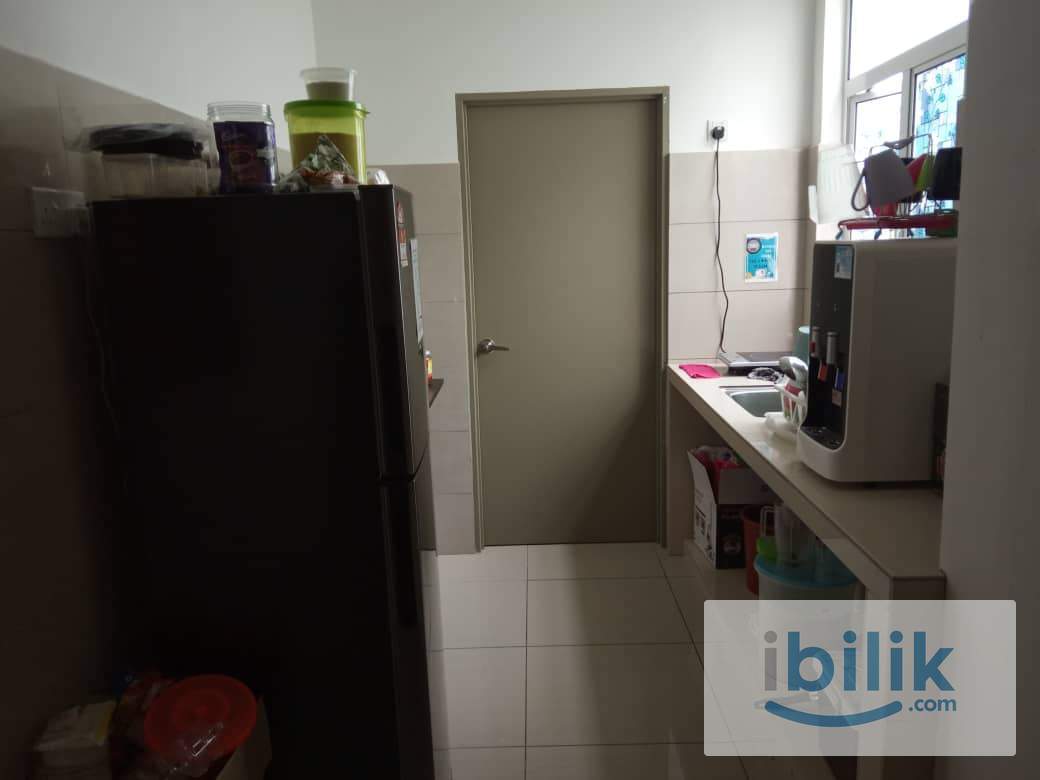 Female Balcony Room Available At Puncak 7 Residence, Seksyen 7 Shah Alam - Image 4