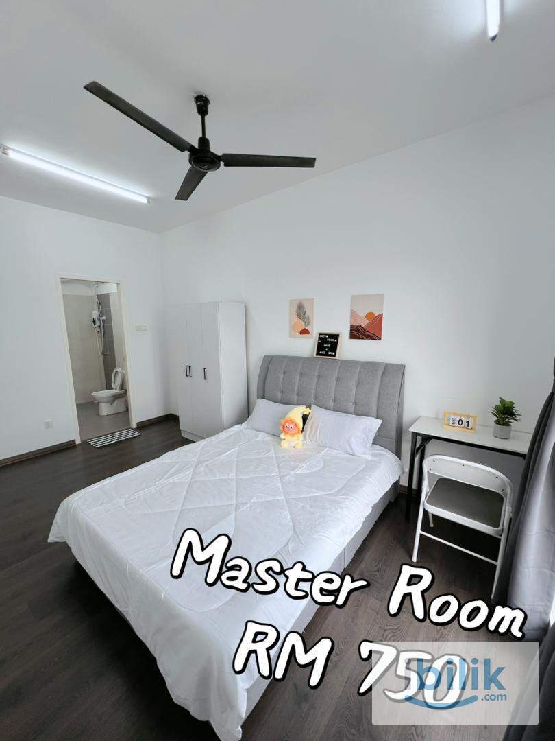 Master Room with Private Bathroom - Image 4