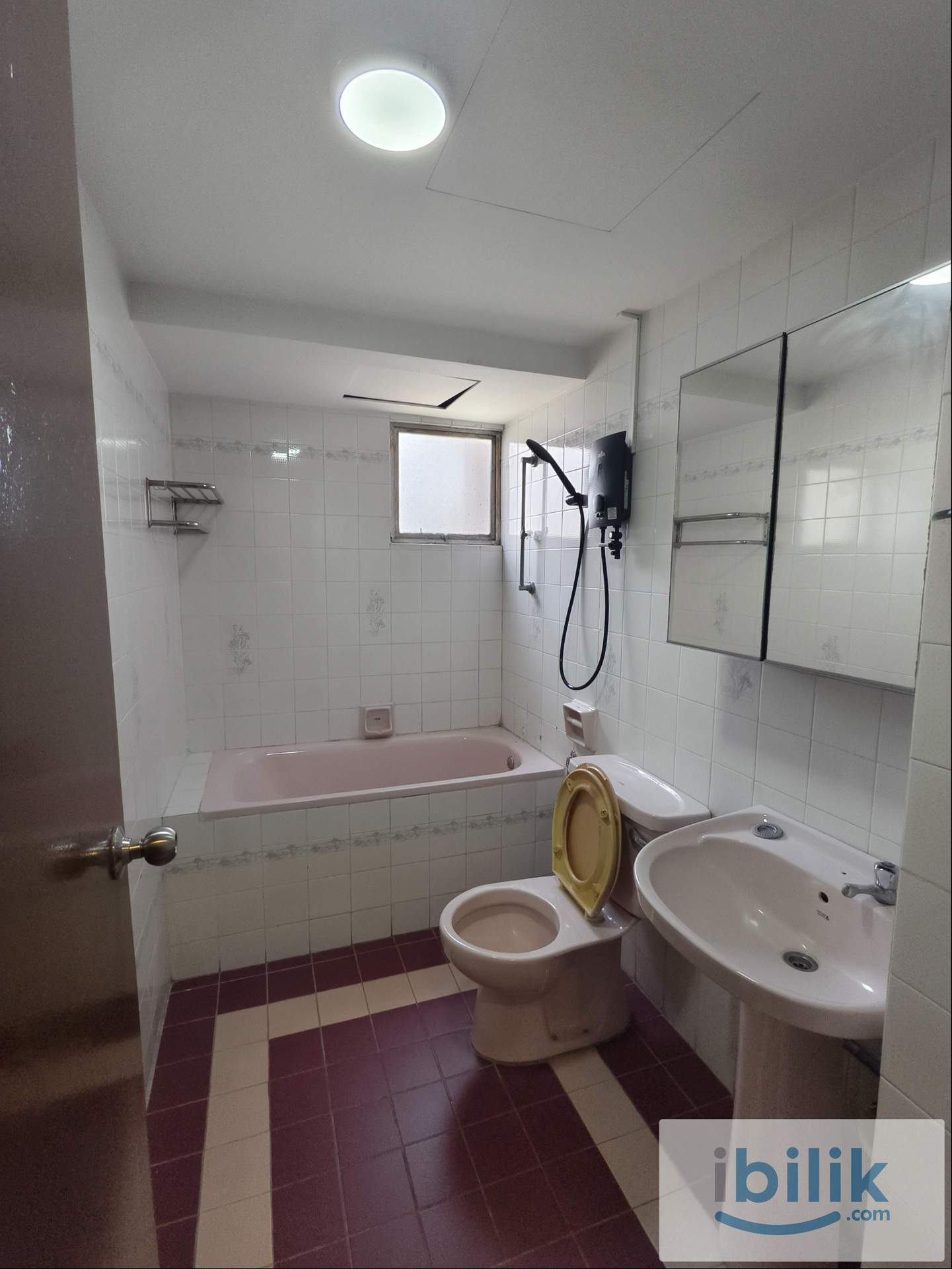 Master Room(Fully Furnished) at Shang Villa, Kelana Jaya, Petaling Jaya. - Image 5