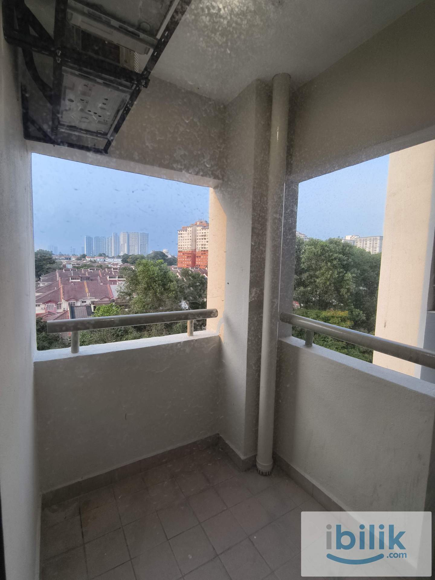 Single Room(Fully Furnished) - Unit with 3 Rooms ONLY!! (Low Density unit) at D'Aman Crimson, Ara Damansara - Image 6