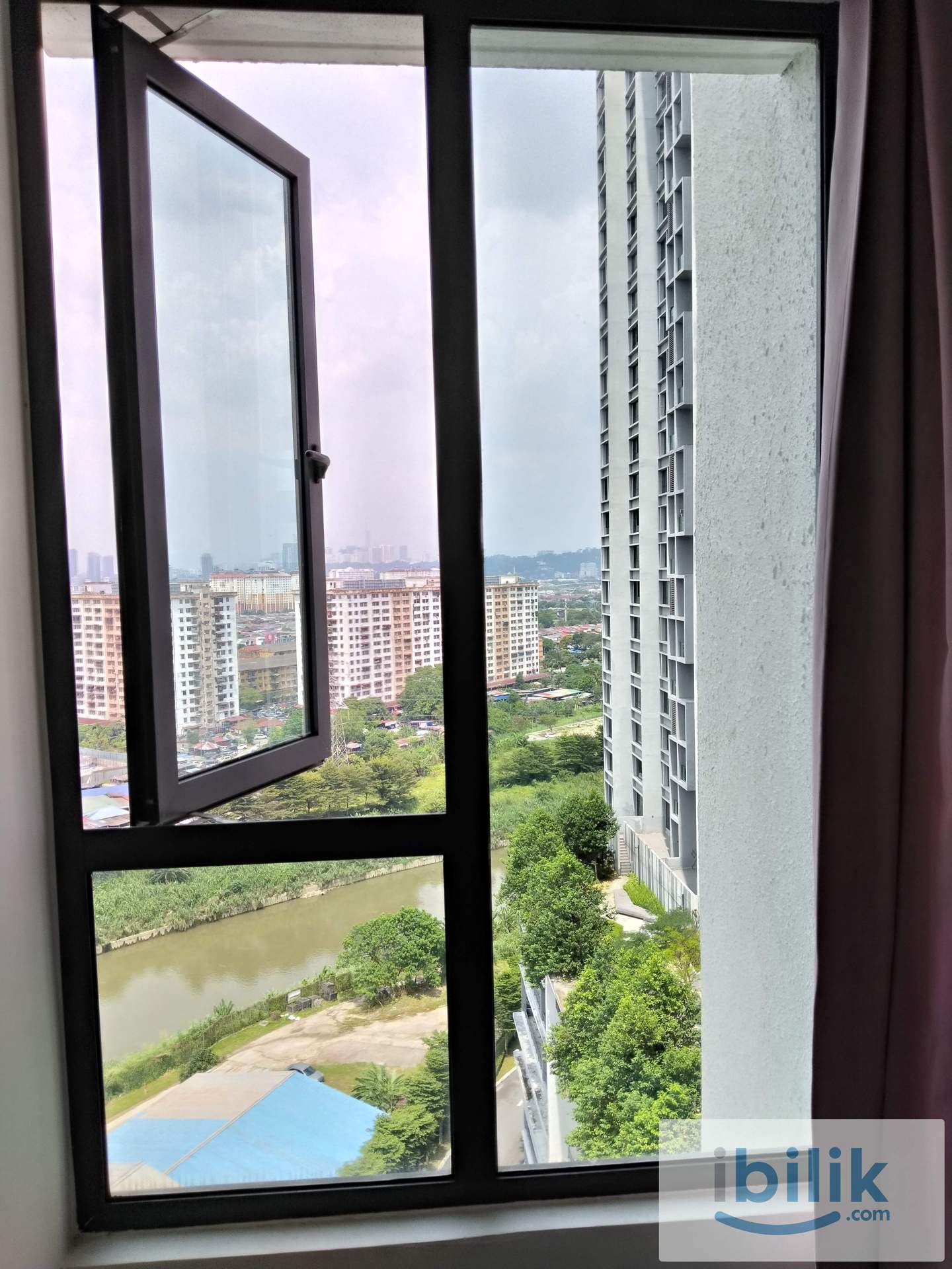 Room for Rent | Female Only | WiFi Included | Twin Residence Puchong - Image 3