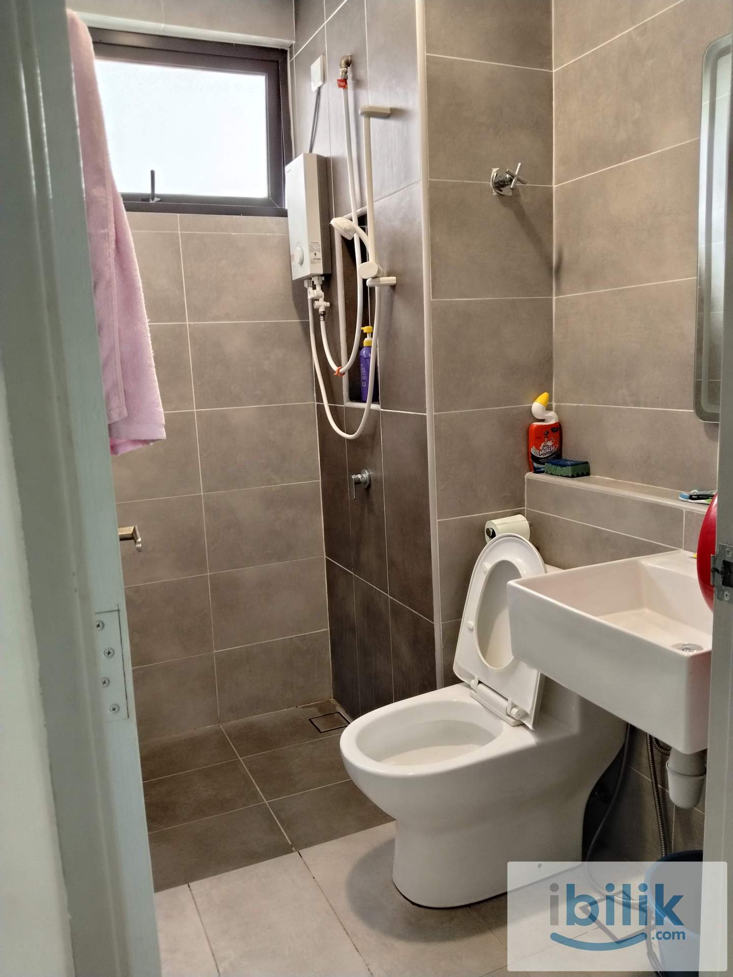 Room for Rent | Female Only | WiFi Included | Twin Residence Puchong - Image 7