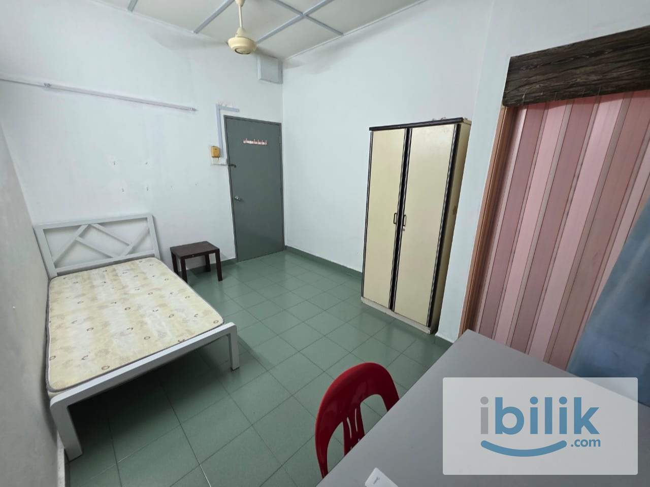 MIDDLE ROOM NEAR AT LRT - Image 3