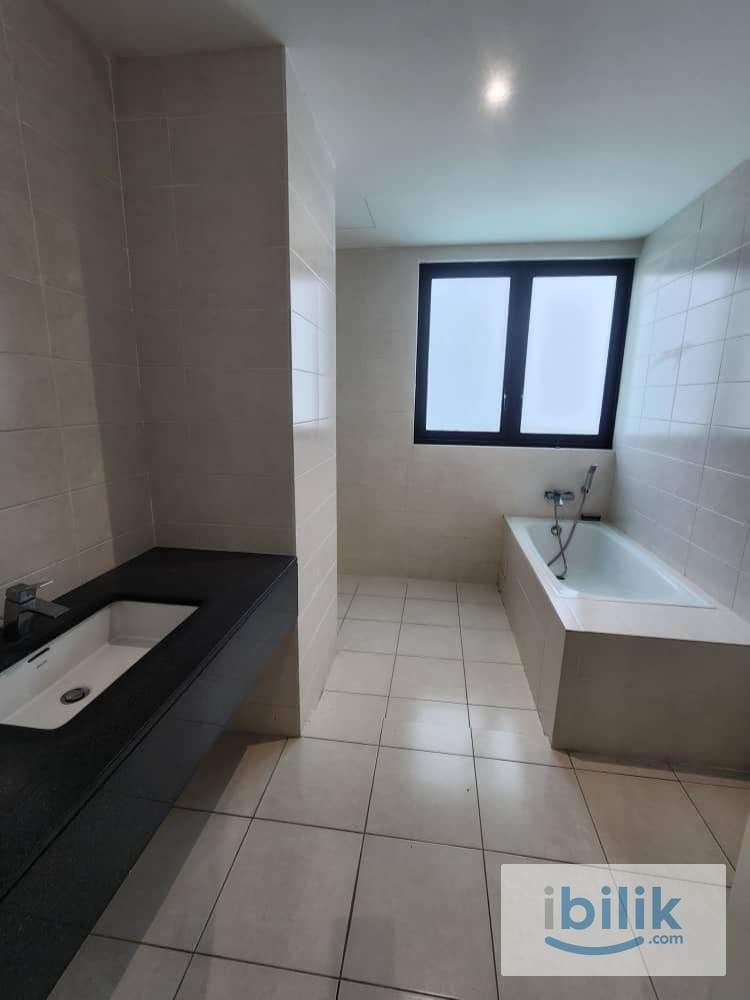 FEMALE UNIT / MASTER ROOM AT SHAH ALAM  - Image 5